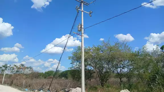 Exigen pronta respuesta ante el riesgo de descargas eléctricas. Exigen pronta respuesta ante el riesgo de descargas eléctricas.