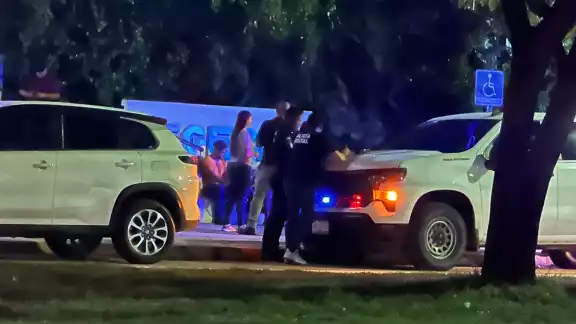 Elementos policiacos y vecinos de la zona se sumaron a la búsqueda de la menor. Elementos policiacos y vecinos de la zona se sumaron a la búsqueda de la menor.