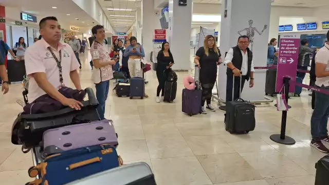 Se desconoce la razón del retraso de VivaAerobus en el aeropuerto de Mérida