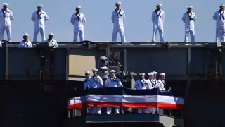 El portaviones USS Abraham Lincoln regresó a la base naval en San Diego.