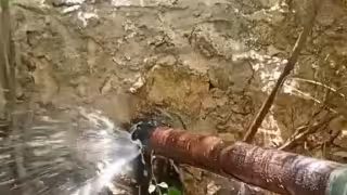 Seybaplaya: fuga de agua lleva meses sin solución