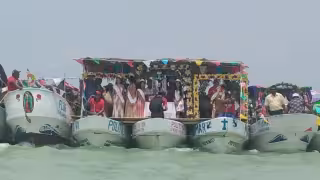 "Fe y Tradición" navegan juntas en el Día del Pescador en Sabancuy 