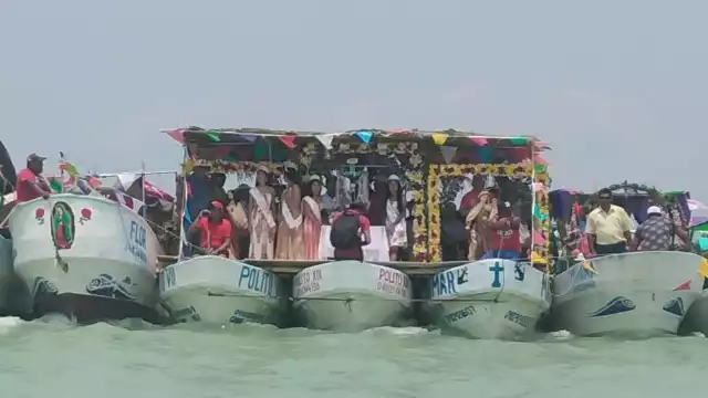 Devoción y Fiesta: Sabancuy Rinde Tributo a sus Hombres del Mar