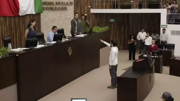 Mauricio Moreno Mendoza fue designado con 22 votos a favor Mauricio Moreno Mendoza fue designado con 22 votos a favor