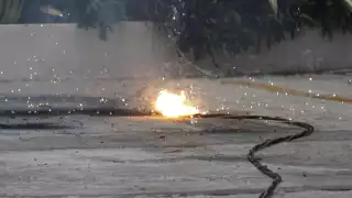 Cable de alta tensión cae en la colonia García Ginerés de Mérida