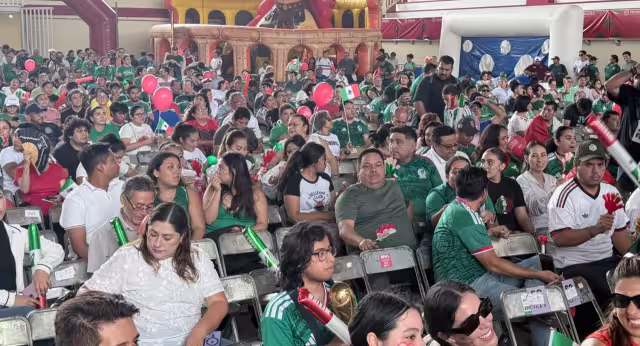 La Inalámbrica reúne a cientos de aficionados para el debut de la Selección Mexicana