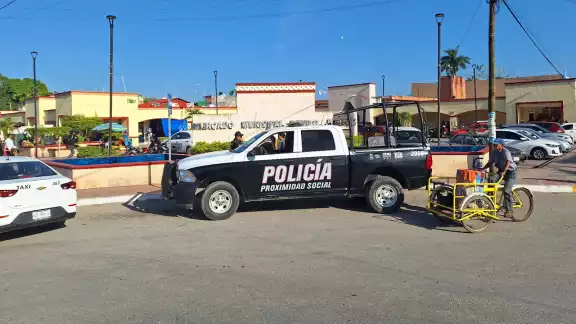 El hombre le había quitado el celular a la joven, por lo que pidió apoyo de la policía El hombre le había quitado el celular a la joven, por lo que pidió apoyo de la policía