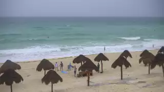 La costa de Quintana Roo se mantiene cerrada