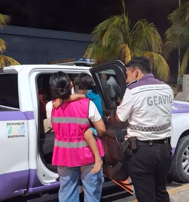 Parientes y vecinos de los infantes impidieron que las autoridades se los llevaran, sin darles ninguna explicación