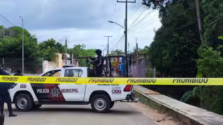 Elementos municipales y de otras corporaciones habrían participado en el operativo.