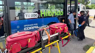 Pasajero sufre un ataque epiléptico a bordo de un Va y Ven en Mérida