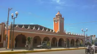 Toro destripa a un caballo en un torneo de lazo en Dzidzantún