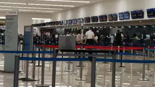 VivaAerobus retrasa dos horas y media un vuelo a Guadalajara en el aeropuerto de Mérida