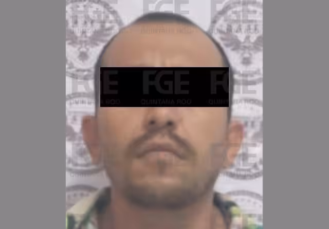 Presuntamente extorsionaban por 450 dólares a la víctima de manera semanal.