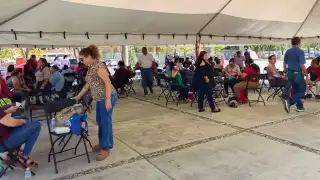 Trabajadores de la Secretaría de Educación de Campeche protestan por acoso laboral  