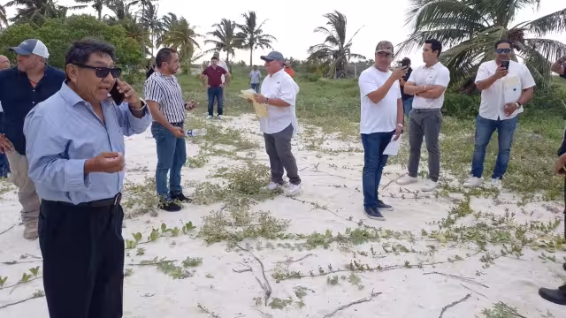 Mario Peraza ha desempeñado un papel central en la apropiación ilícita de terrenos en la costa