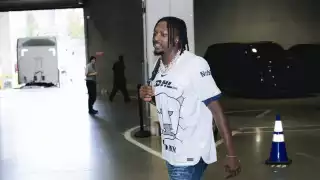 Así presumió su jersey felino