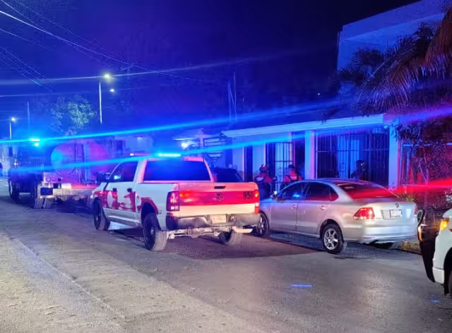 Incendio en una vivienda de la Región 227 movilizó a cuerpos de emergencia de Cancún