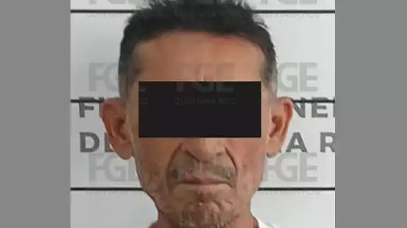 El sujeto es señalado de haber asesinado y colocado los restos de un sujeto en una maleta. El sujeto es señalado de haber asesinado y colocado los restos de un sujeto en una maleta.