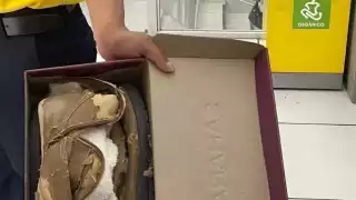¿Zapatos con vida propia? Aparecen botas viejas en caja de calzado nuevo
