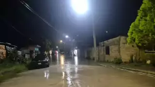 En Champotón lluvias dejan encharcamientos; también reportan accidente en malecón