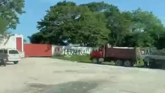 Sin bloqueos, volqueteros de Campeche reclaman oportunidades laborales en cementera Cruz Azul Sin bloqueos, volqueteros de Campeche reclaman oportunidades laborales en cementera Cruz Azul