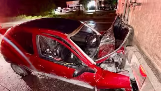 El conductor fue rescatado con vida y trasladado a un hospital