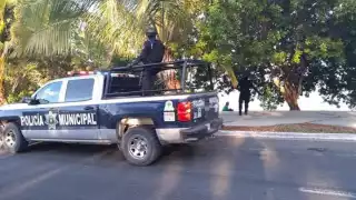 Hombre agrede a su esposa y escapa de las autoridades