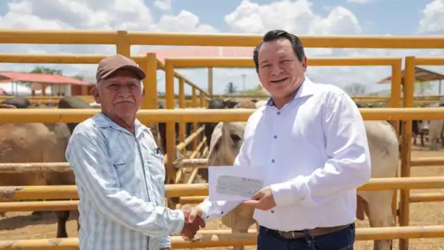 Se entregaron apoyos del programa de Mejoramiento Genético y Repoblamiento Ganadero