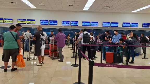 Los vuelos despegaron con al menos 30 minutos de retraso