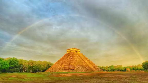 El espectacular arcoíris fue captado durante el amanecer de este jueves