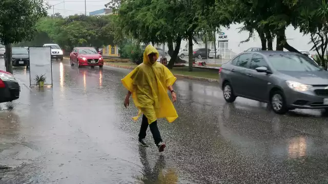 En ciudades como Cancún hay probabilidades de chubascos