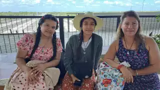 Familia  viaja a Cancún y conocen por primera vez el  Tren Maya