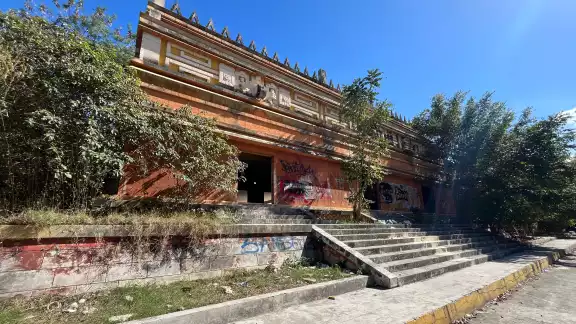En el corazón de la capital yucateca yacen las ruinas de un popular restaurante de la década de los ochentas
