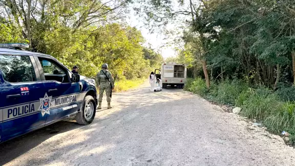 Al sitio llegaron las fuerzas el orden, quienes realizaron una minuciosa inspección en la zona, debido a que el reporte al 911 no se detalló el sitio donde estaba el occiso