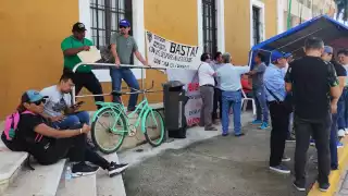 Llaman a trabajadores despedidos del Ayuntamiento de Campeche a poner denuncia 