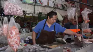 Los locatarios del Lucas de Gálvez manifestaron su preocupación ante la situación con Estados Unidos