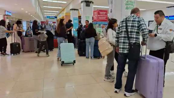 Gran afluencia de viajeros se registra en el aeropuerto de Mérida
