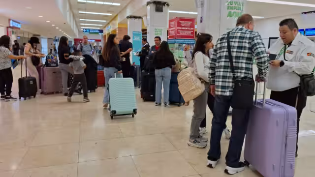 Gran afluencia de viajeros se registra en el aeropuerto de Mérida