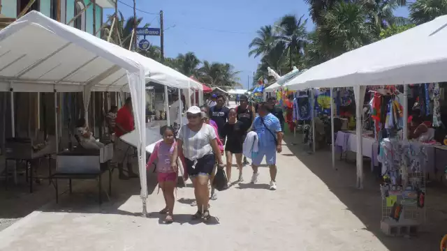 Organizadores alistan detalles para llevar a cabo la famosa feria del puerto que se hace en verano