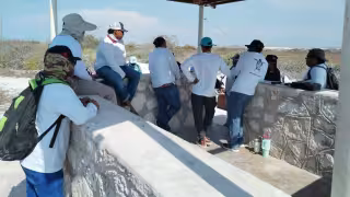 Enfrentamiento en Las Coloradas: turistas alemanes pagan mil 300 pesos de un tour y les niegan el acceso a la reserva