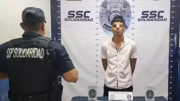 El hombre de 28 años quedó detenido por la Policía de Playa del Carmen El hombre de 28 años quedó detenido por la Policía de Playa del Carmen