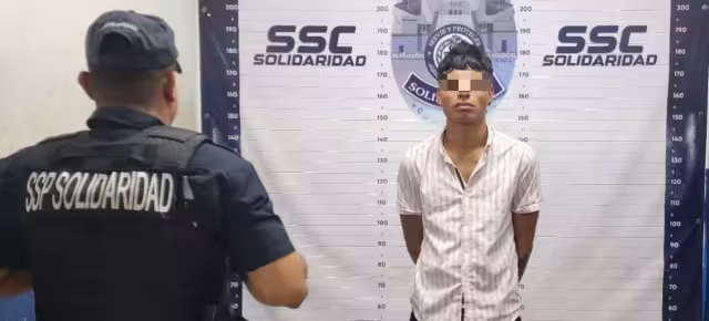 El hombre de 28 años quedó detenido por la Policía de Playa del Carmen