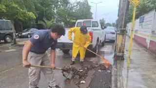 Mal tiempo en Felipe Carrillo Puerto da inicio a operativo de limpieza de rejillas