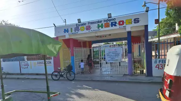 Padres de familia expresaron su alegría del regreso a clases debido al temor que sus hijos perdieran el año escolar