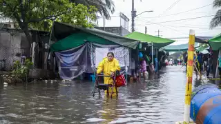 Ventas en los tianguis de Cancún se desploman hasta un 90% por las lluvias