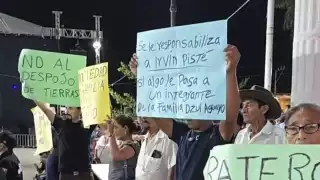 La Policía Municipal detiene la manifestación de la familia Dzul Aguayo durante informe de gobierno