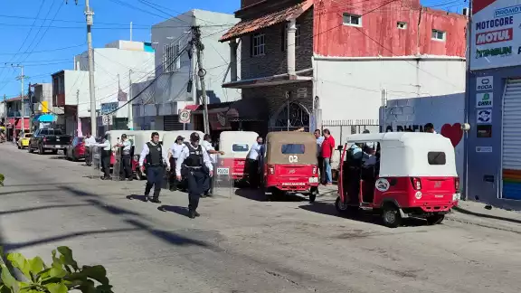 La mayoría de este tipo de vehículo no cuenta con el permiso para brindar el servicio