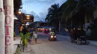 Entra en vigor ley seca por huracán Milton en Holbox