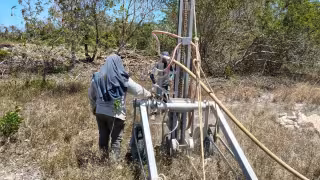 Falta de agua obliga a miles de familias a recurrir a pozos y tomas clandestinas en Quintana Roo
